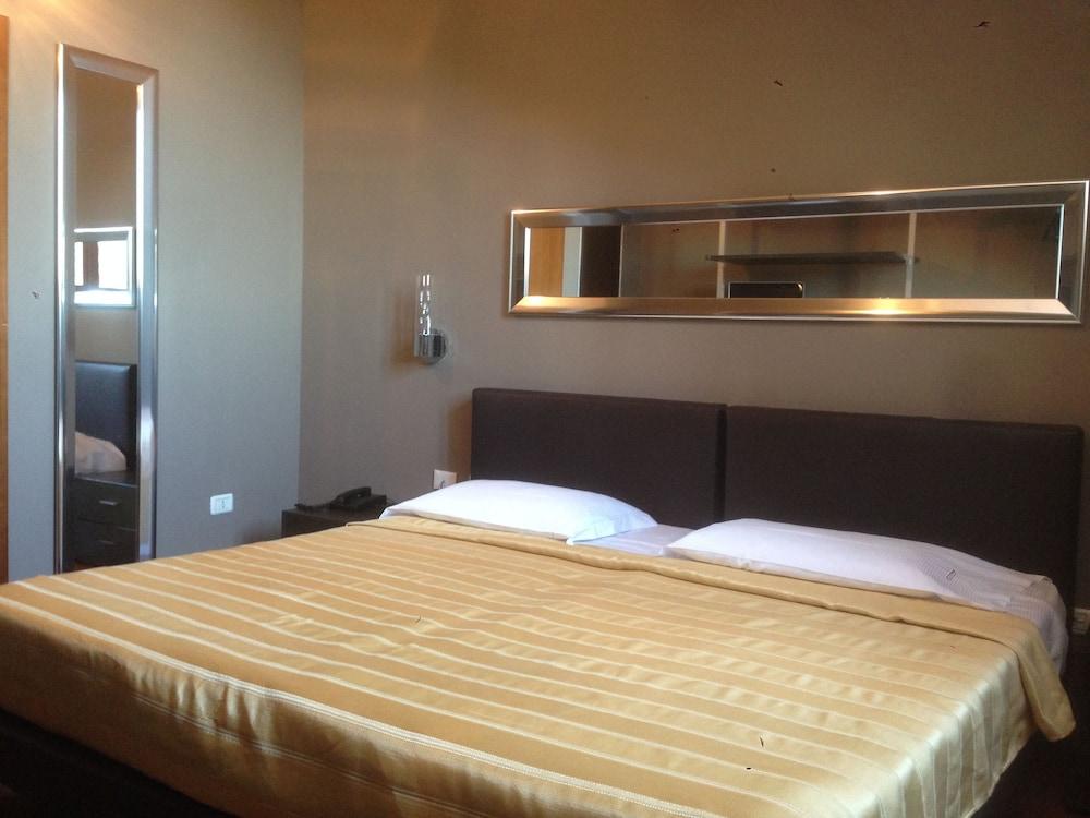 Hotel Small Royal
