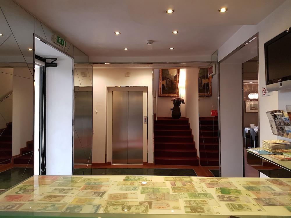 Hotel Small Royal