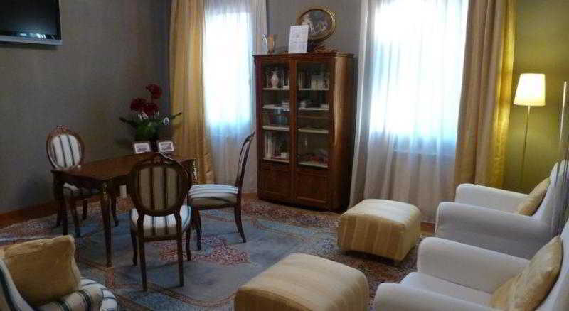 Small Royal Padova